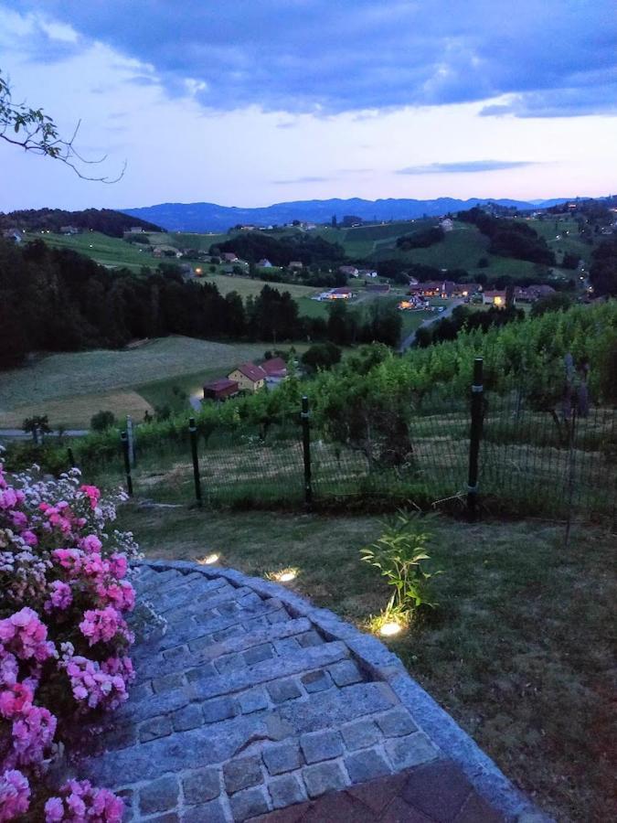 Das Weinberghaus Ratsch an der Weinstraße Buitenkant foto